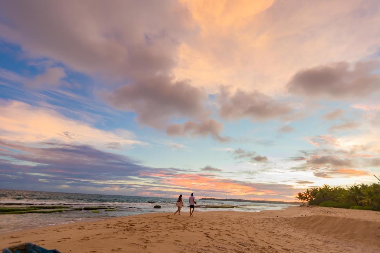 Rock Violet Lakefront Cabanas & Restaurent Tangalle Bagian luar foto